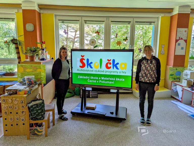 Interaktivní tabule SchoolBoard. Digitální vzdělávání v mateřské škole.