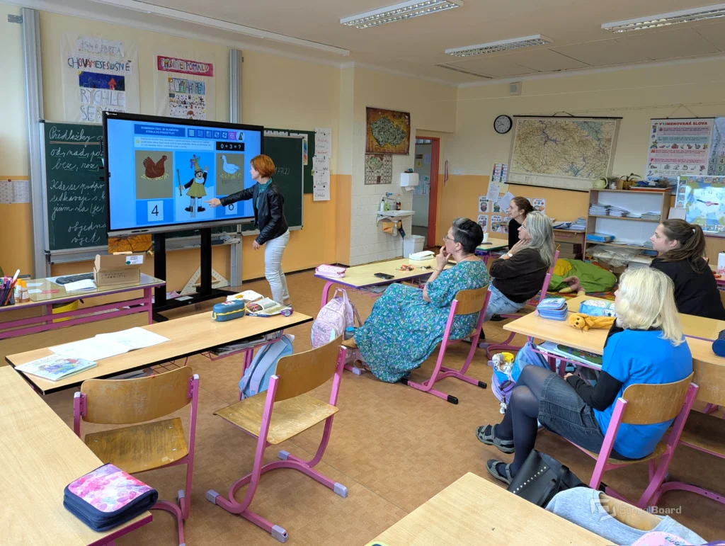Multimediální tabule pro digitální vzdělávání na z