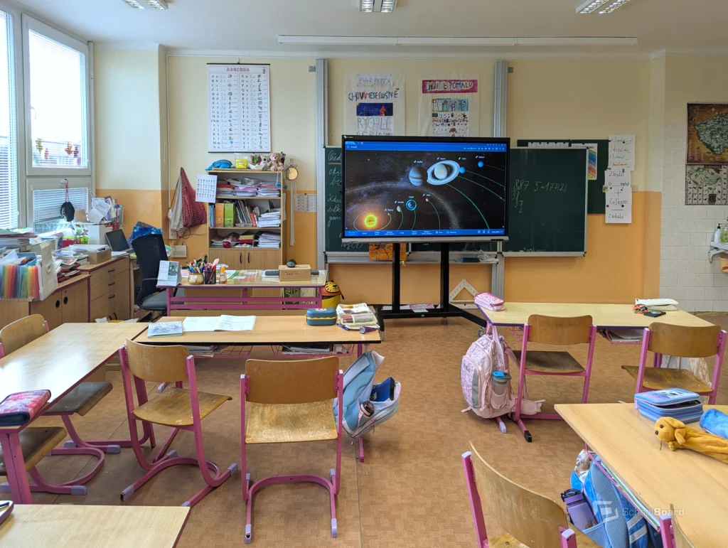 Multimediální tabule pro digitální vzdělávání na z