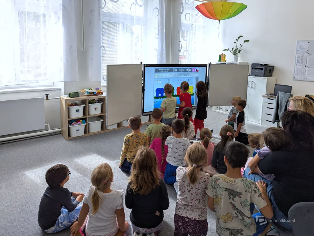 Multimediální tabule a digitální vzdělávání na základních a mateřských školách