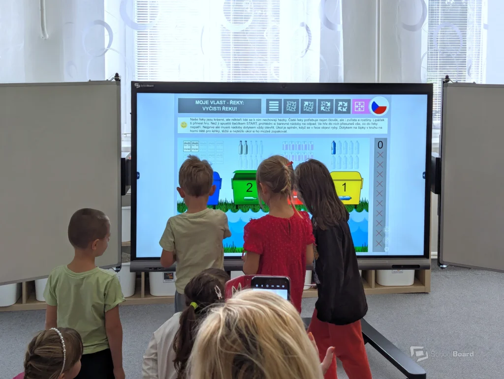 Multimediální tabule a digitální vzdělávání na základních a mateřských školách