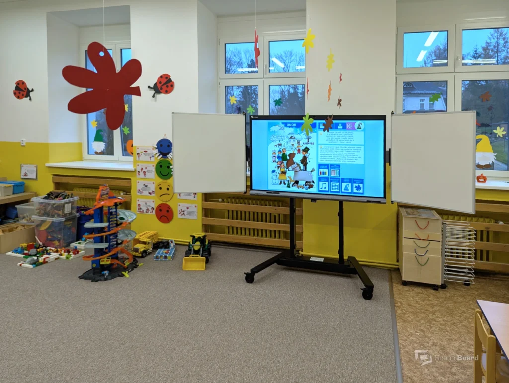 Interaktivní tabule v mateřské škole Smržovka